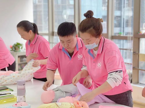 愛心到家開展 家政保潔服務(wù)進(jìn)社區(qū) 活動,安心服務(wù)進(jìn)萬家